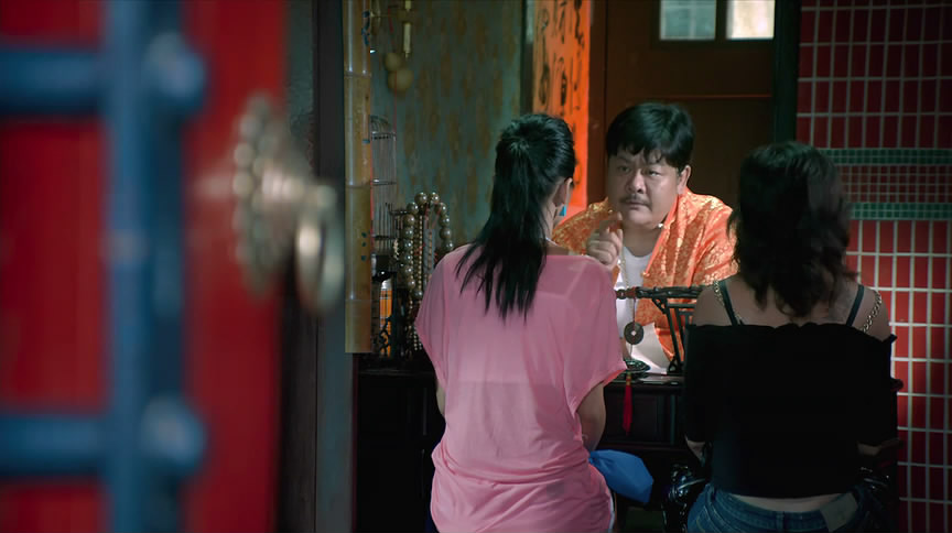 参演的第一部电影《 a target="_blank" href="/item/鬼掹脚/2398911"