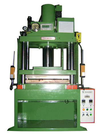 液压泵作为动力源,靠泵的作用力使液压油通过液压管路进入油缸/活塞