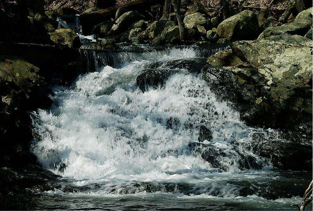  p>源头活水,是河南省 a target="_blank" href="/item/嵩县/2542808"