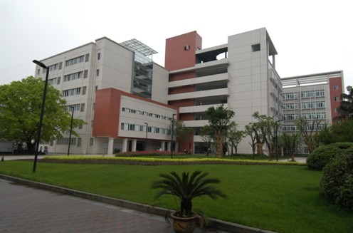 重庆市钢城实验学校