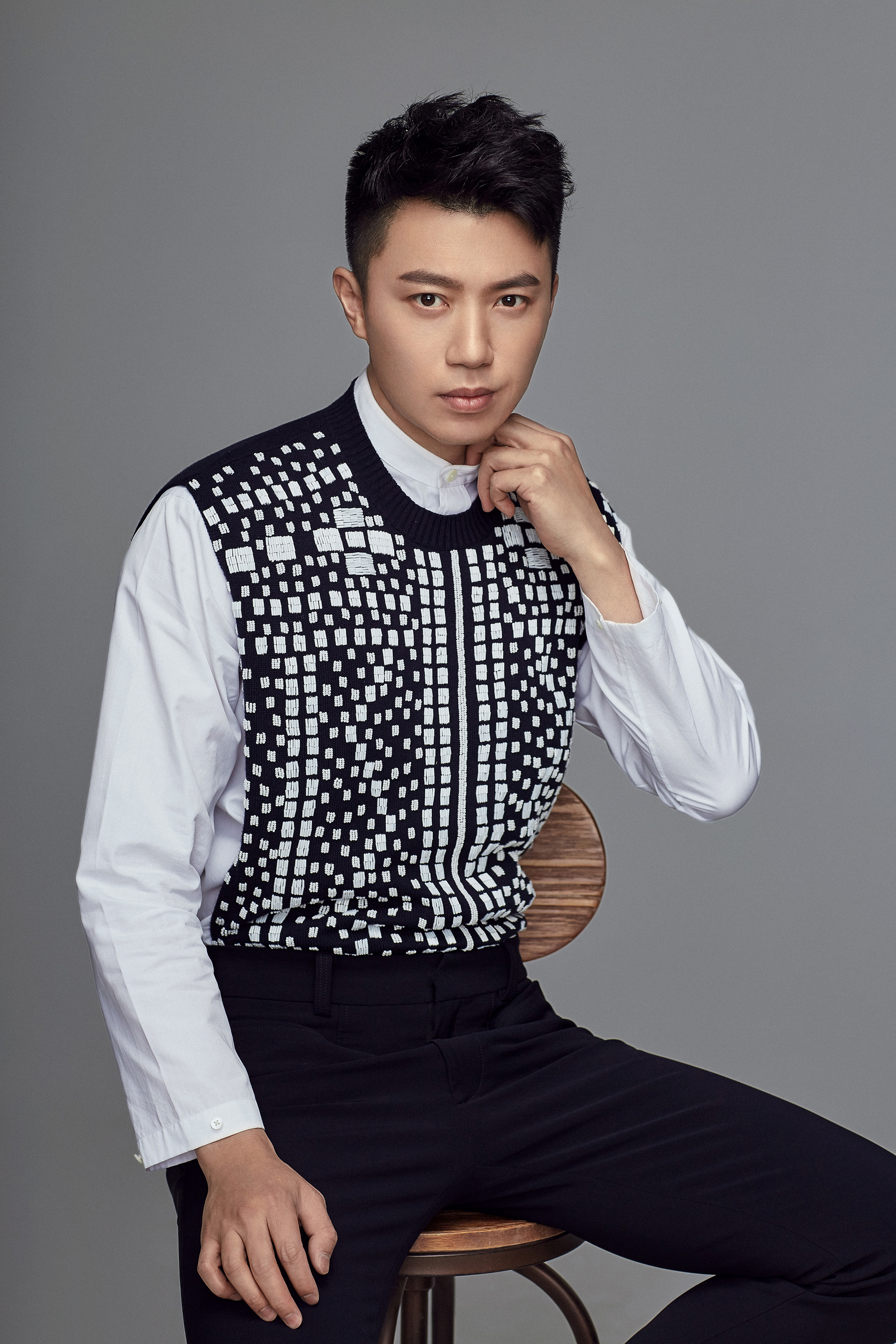  p data-id="gnzu1jamwk">高海诚(gavin),曾用名高峰,出生于辽宁省