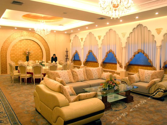  p data-id="gnhec9jybf">安阳市中原宾馆位于繁华市区解放大道中段