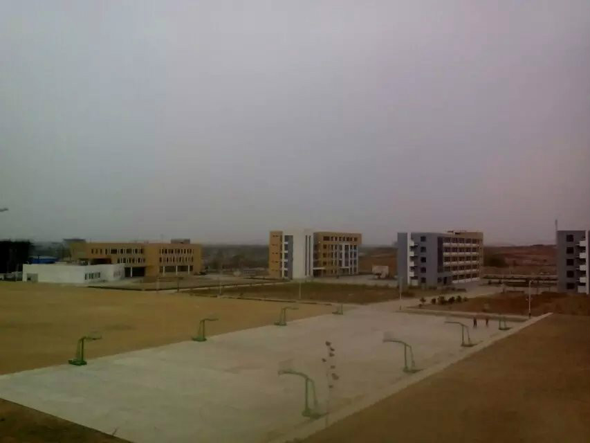 卢龙县卢龙镇中学