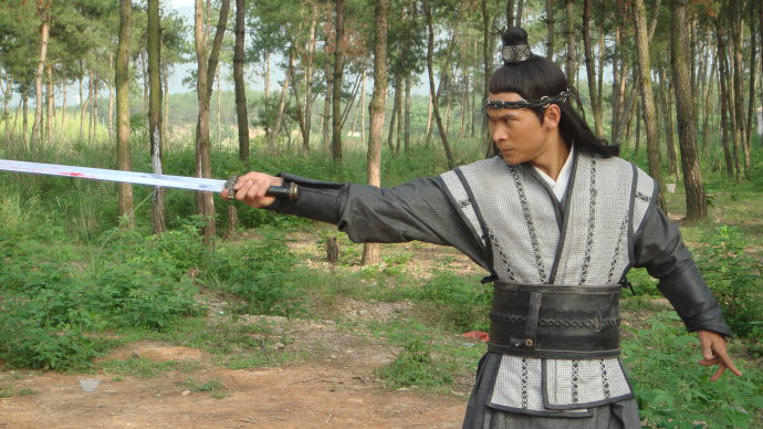  p>李炳渊,原名李渊,出生于 a target="_blank" href="/item/山东省