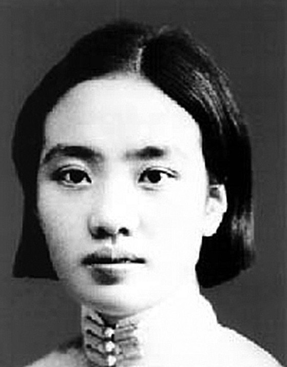 萧月华