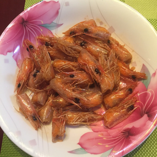  p>熬虾油是用那些虾头和虾壳来熬美味的 a target="_blank" href="