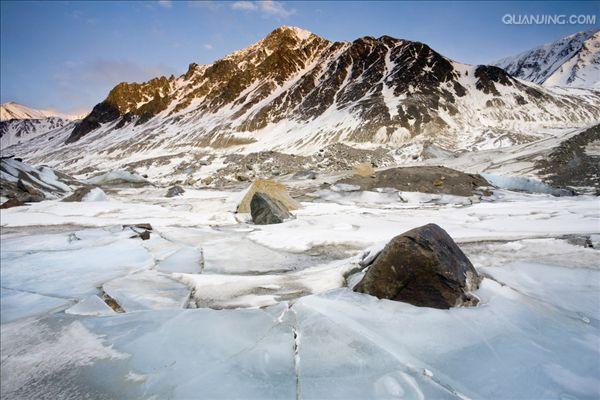 堆积作用 /a>过程中,所挟带和搬运的碎屑构成的堆积物,又称冰川沉积物