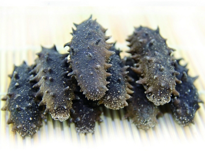  p>冻干海参是以鲜海参为原料,在真空环境加工制作而成的一道菜. /p>