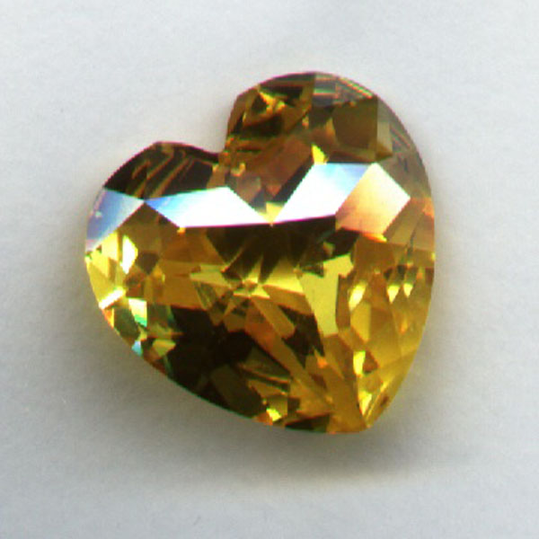 绿黄等以黄色调为主的 a href="#" data-lemmaid="259828">锆石 /a>