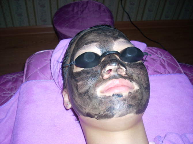 黑脸娃娃美容仪