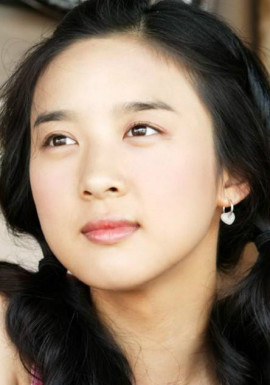 尹筱萝（22岁）头像