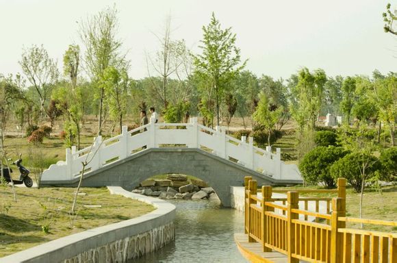 "gnvharbrux">上冈镇,是千年古镇,百家名镇,隶属于江苏省盐城市建湖县