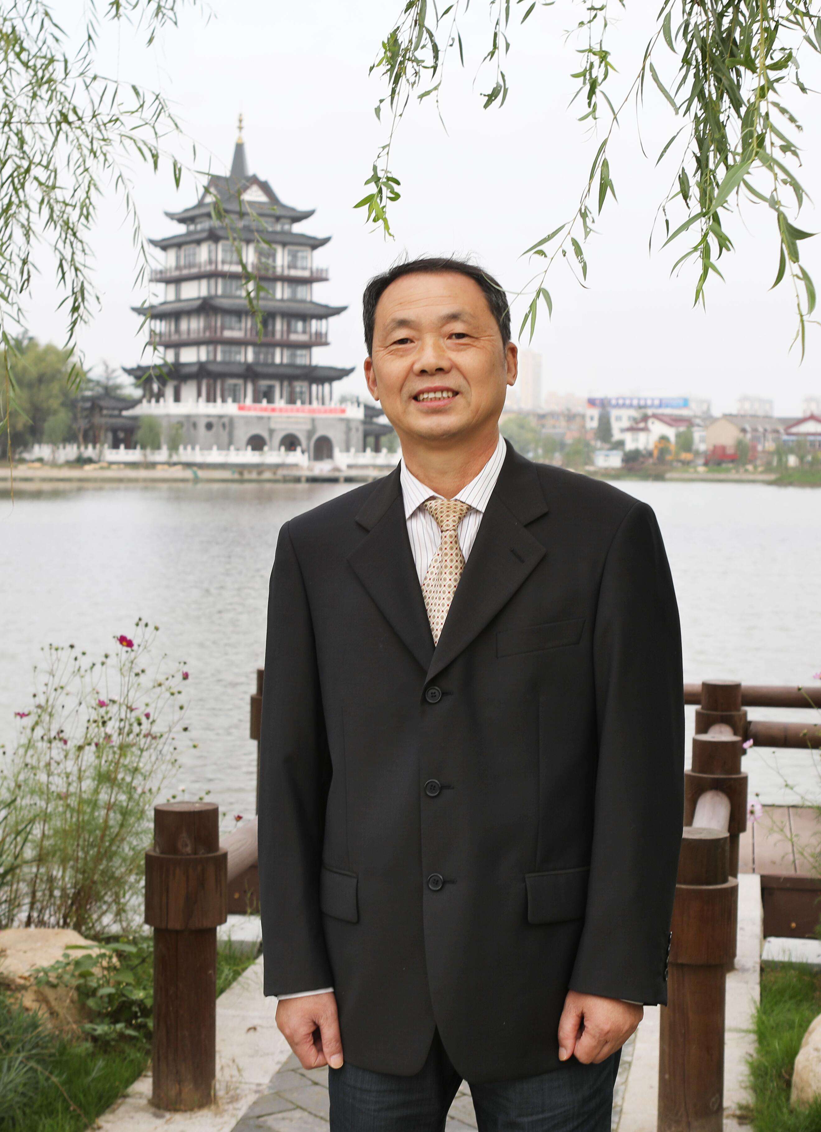 华炜