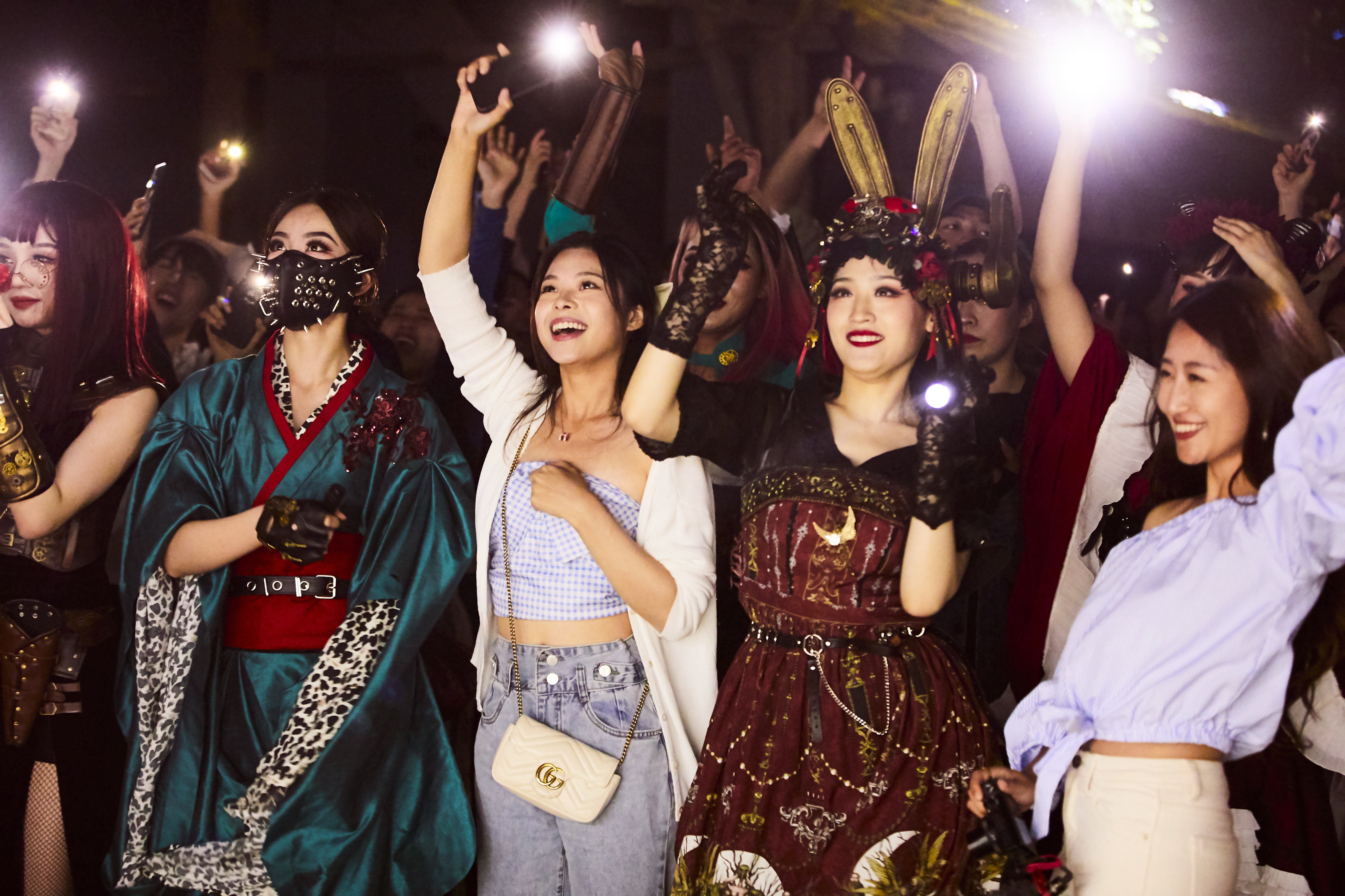  p>上海宋城是由上海世博发展集团和宋城演艺联合打造的项目,位于上海