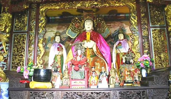 妈祖雕像