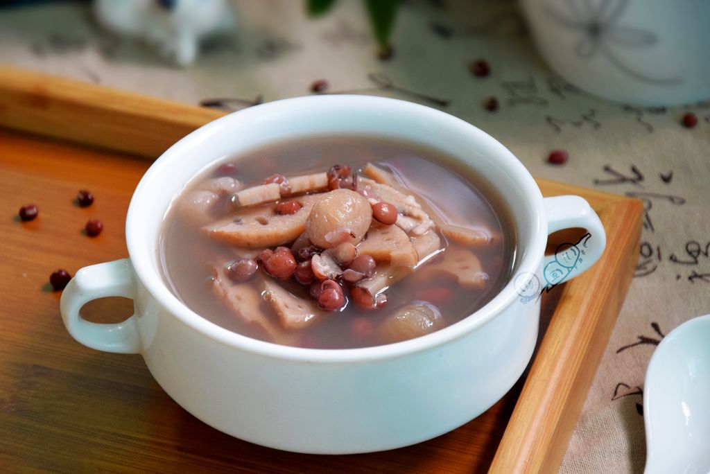 瘦肉莲藕红豆汤