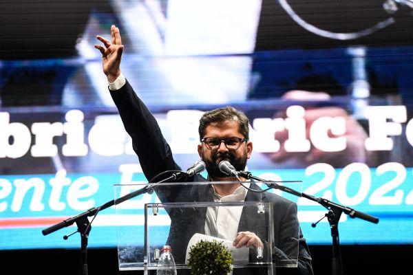  p>加夫列尔·博里克(gabriel boric),又译:加夫列尔·博里奇,加布里