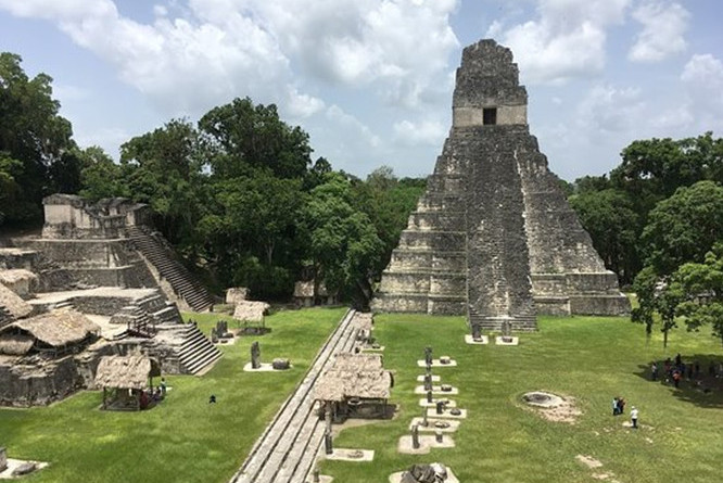 坐落于中美洲,于公元850年左右玛雅文明时期兴建,拥有独特玛雅建筑