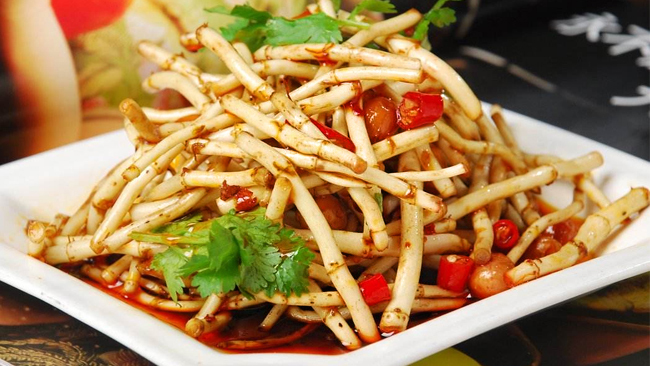  p>凉拌折耳根是一道 a target="_blank" href="/item/菜品/4983316"