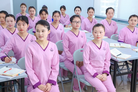 成都诗语美容美发职业技能培训学校