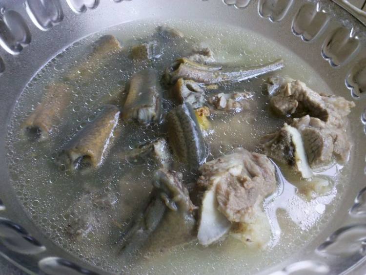 黄鳝排骨粉丝汤