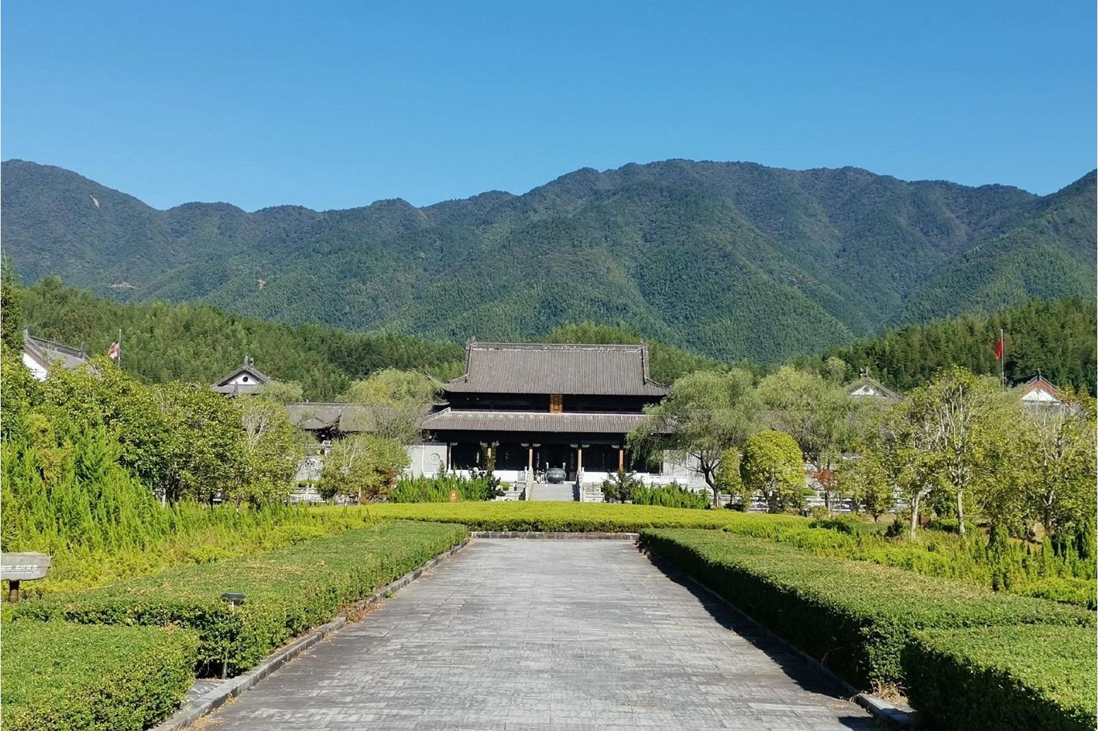  p>奉新县百丈山景区位于江西省宜春市奉新县 /p>