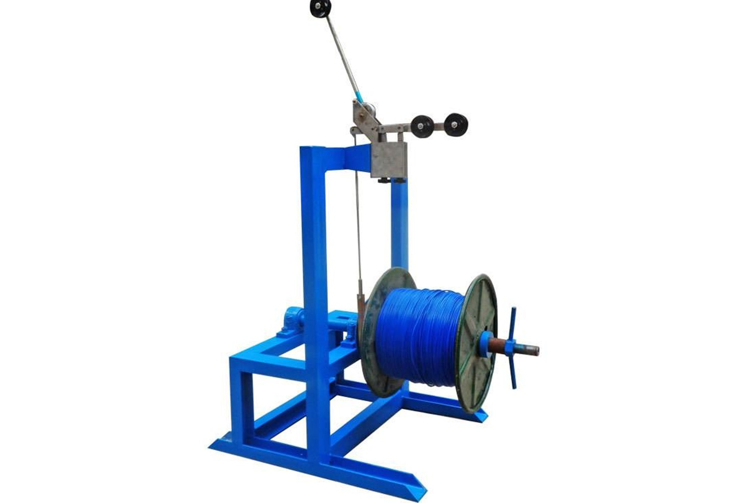  p>放线时,使导线保持一定张紧力,从而避免触及地面及跨越物的机械.