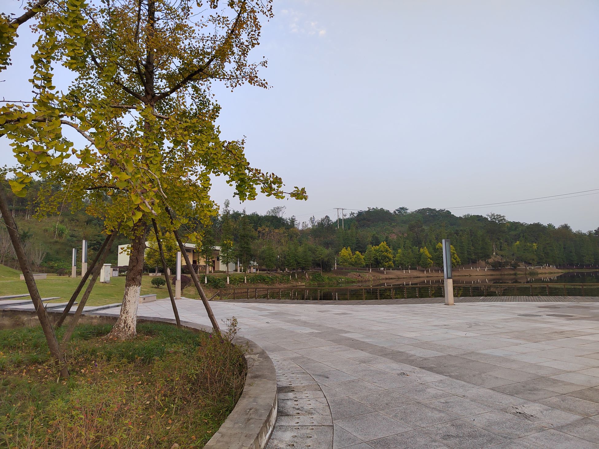 卧龙湖旅游度假区