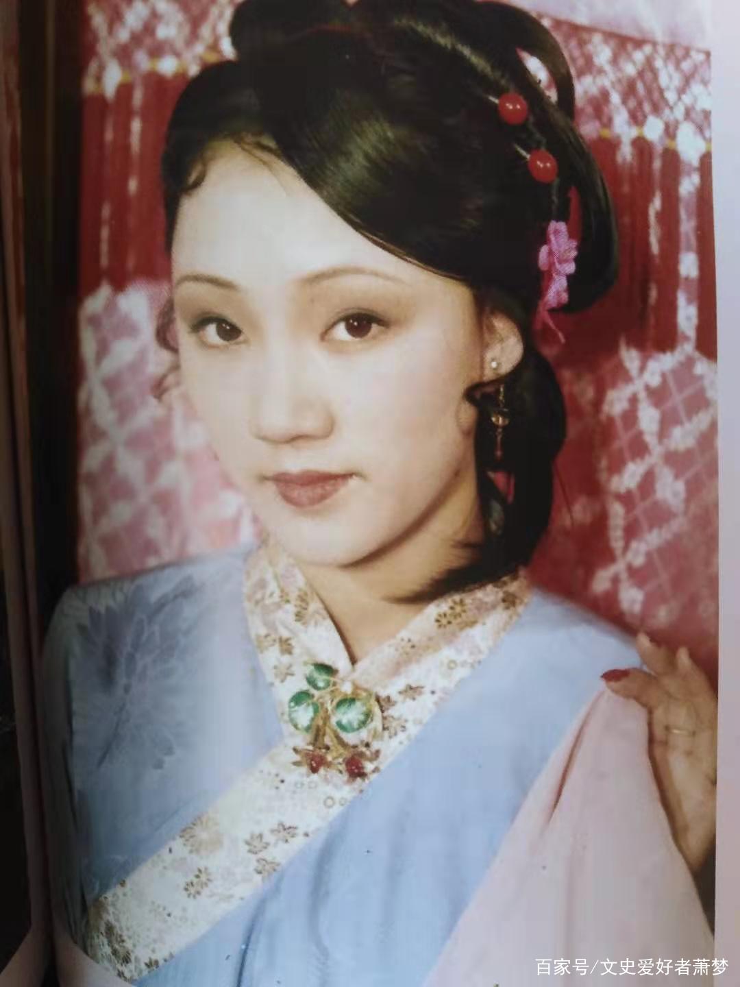 红楼梦：贾琏为何把九龙佩送给尤二姐？有一个说不出口的原因_百科TA说