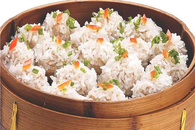 沔阳蒸豆腐圆,蒸珍珠圆蒸,粉蒸肉合称为"沔阳三蒸",是湖北沔阳的传统