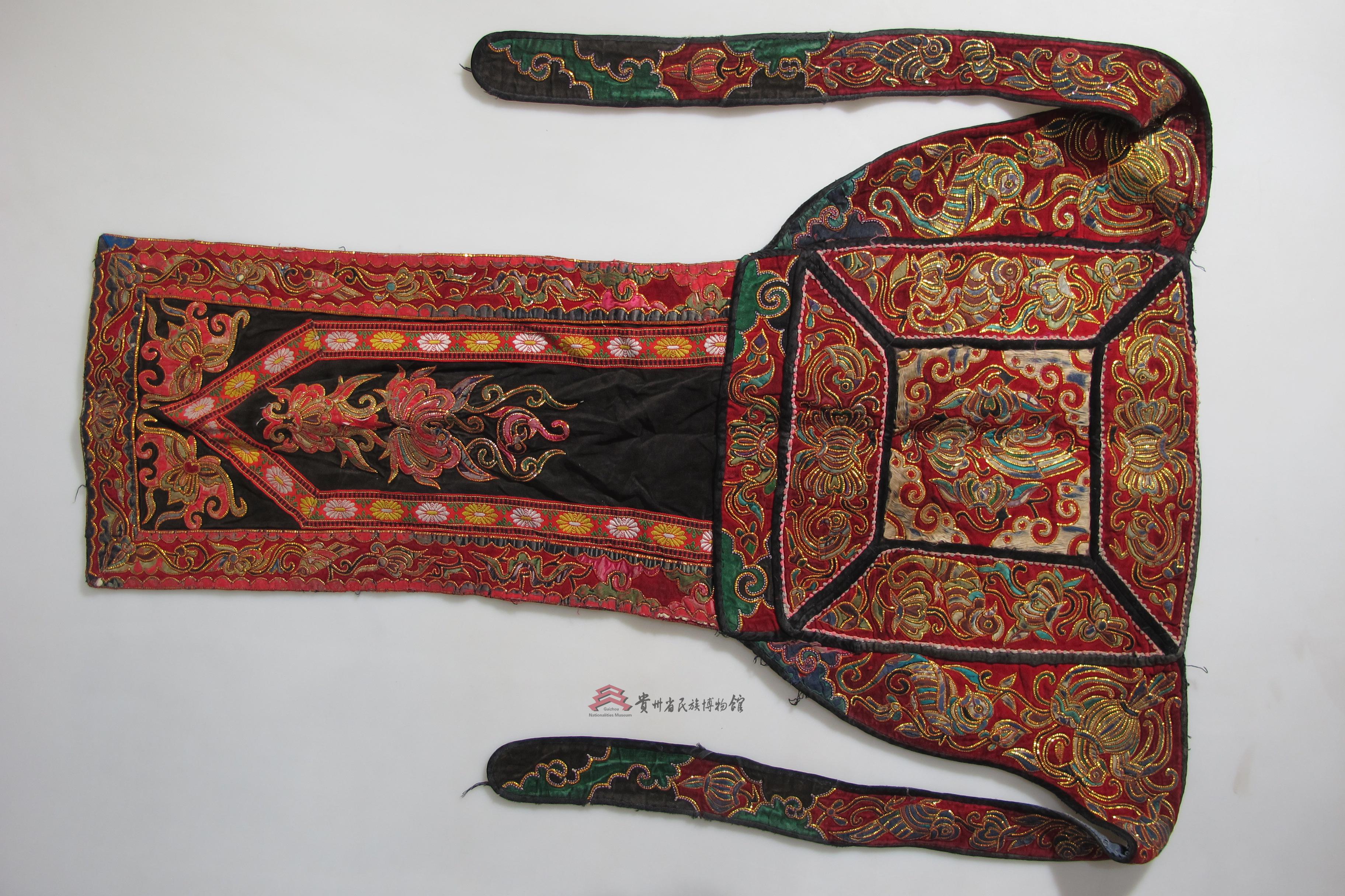 当代三都水族布贴凤鸟纹背带