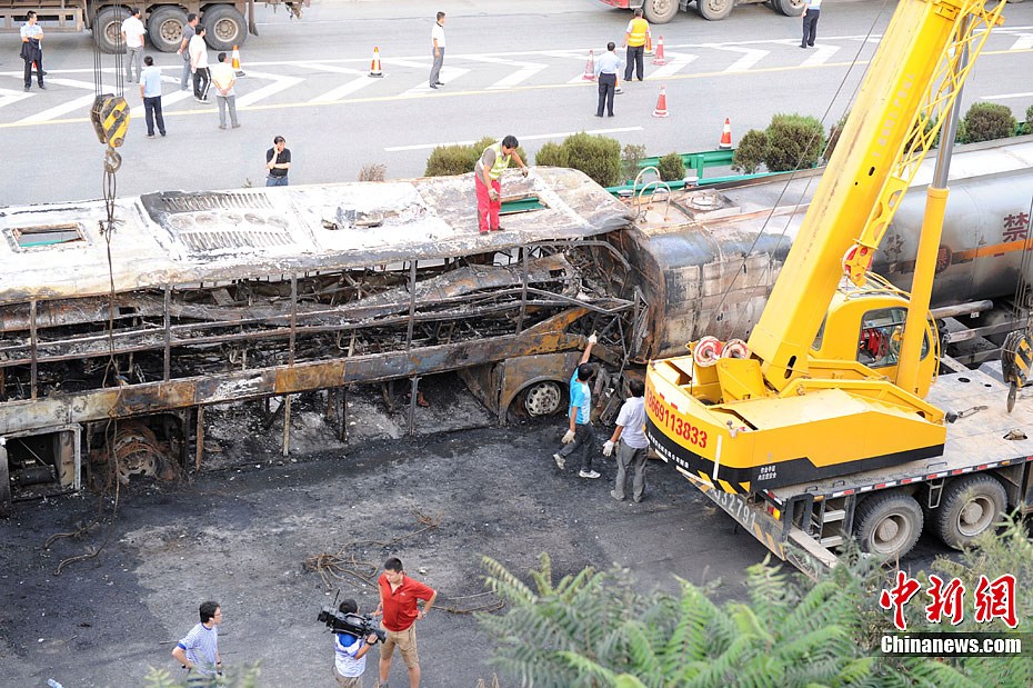8·26包茂高速特大交通事故