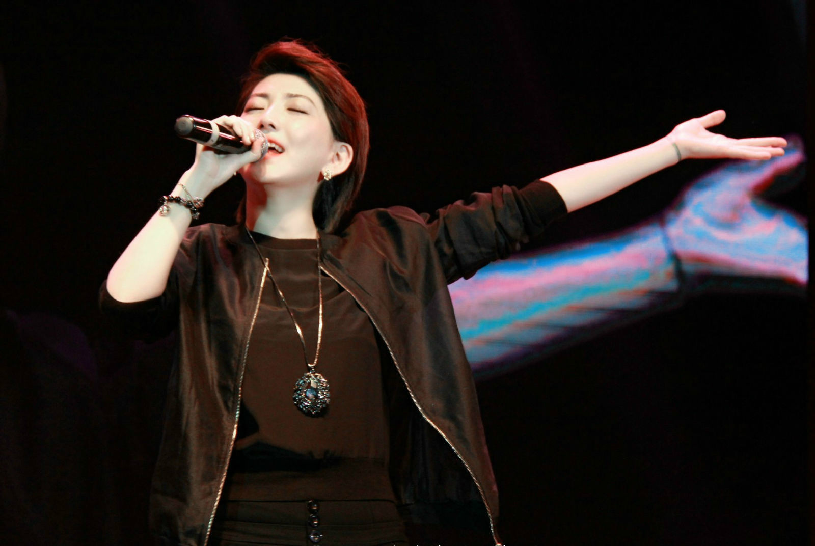 中国流行原创女歌手,演员,毕业于 a target="_blank" href="/item