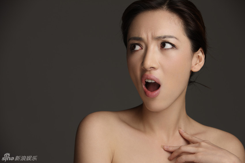  p>叶一云 i>(原名叶倩云) /i>,1985年5月16日出生于山东烟台,毕业于