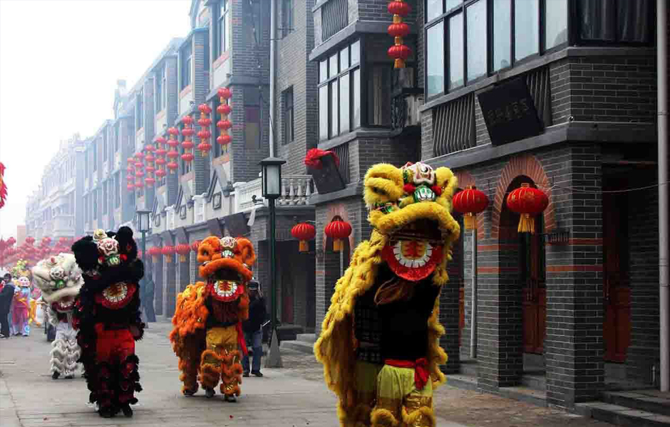  p>民主路文化街,即民主路老街.原名中山路,过去通称新浦街,新浦大街.
