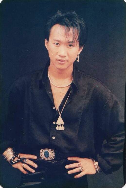  p>黄家驹(1962年6月10日—1993年6月30日),出生于中国香港,祖籍广东