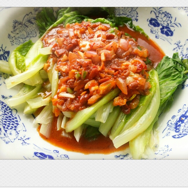辣黄豆酱汁生菜
