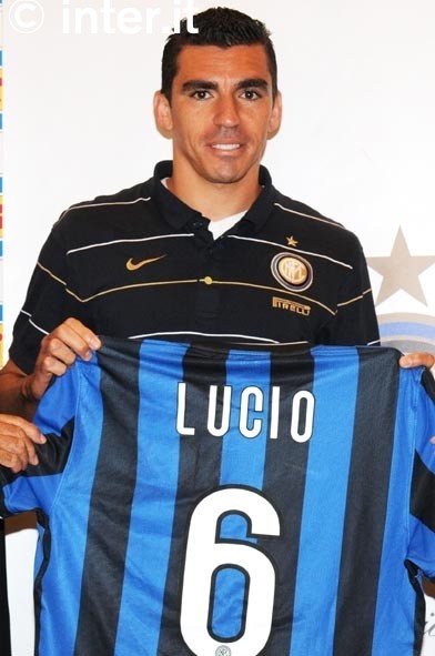  p>卢西马尔·费雷拉·达·席尔瓦( lucimar da silva ferreira),昵称