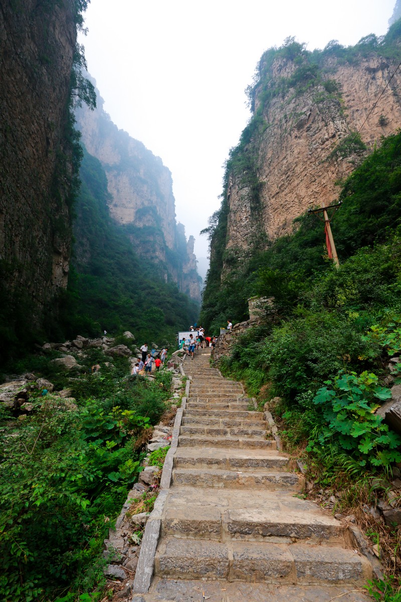  p>万仙山风景名胜区位于河南省 a target="_blank" href="/item/辉县