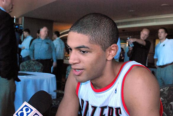  p>尼古拉斯·巴图姆(nicolas batum),1988年12月14日出生于 a target