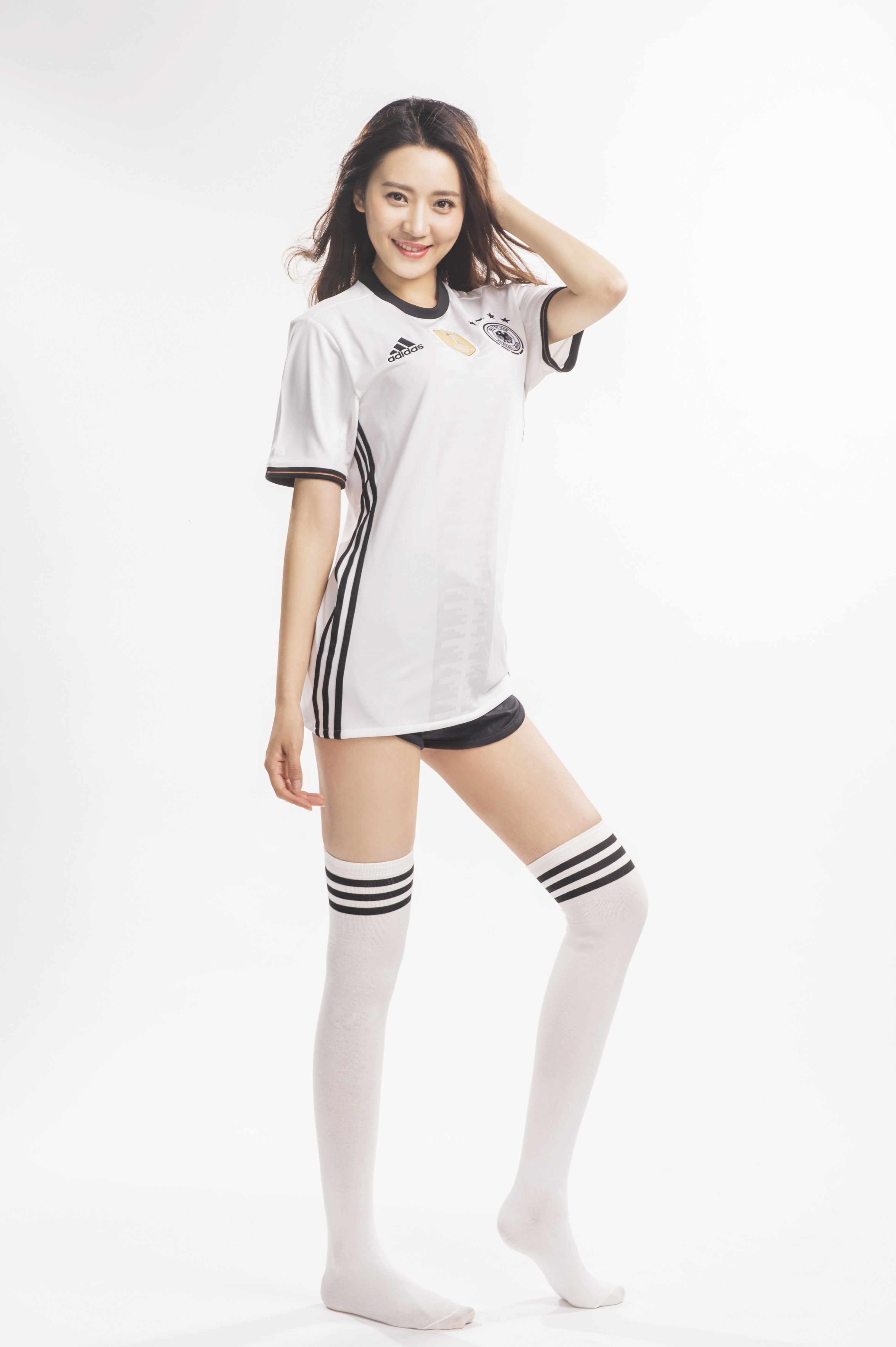 闻阳,原名黄婷婷,女,1990年5月15日出生于