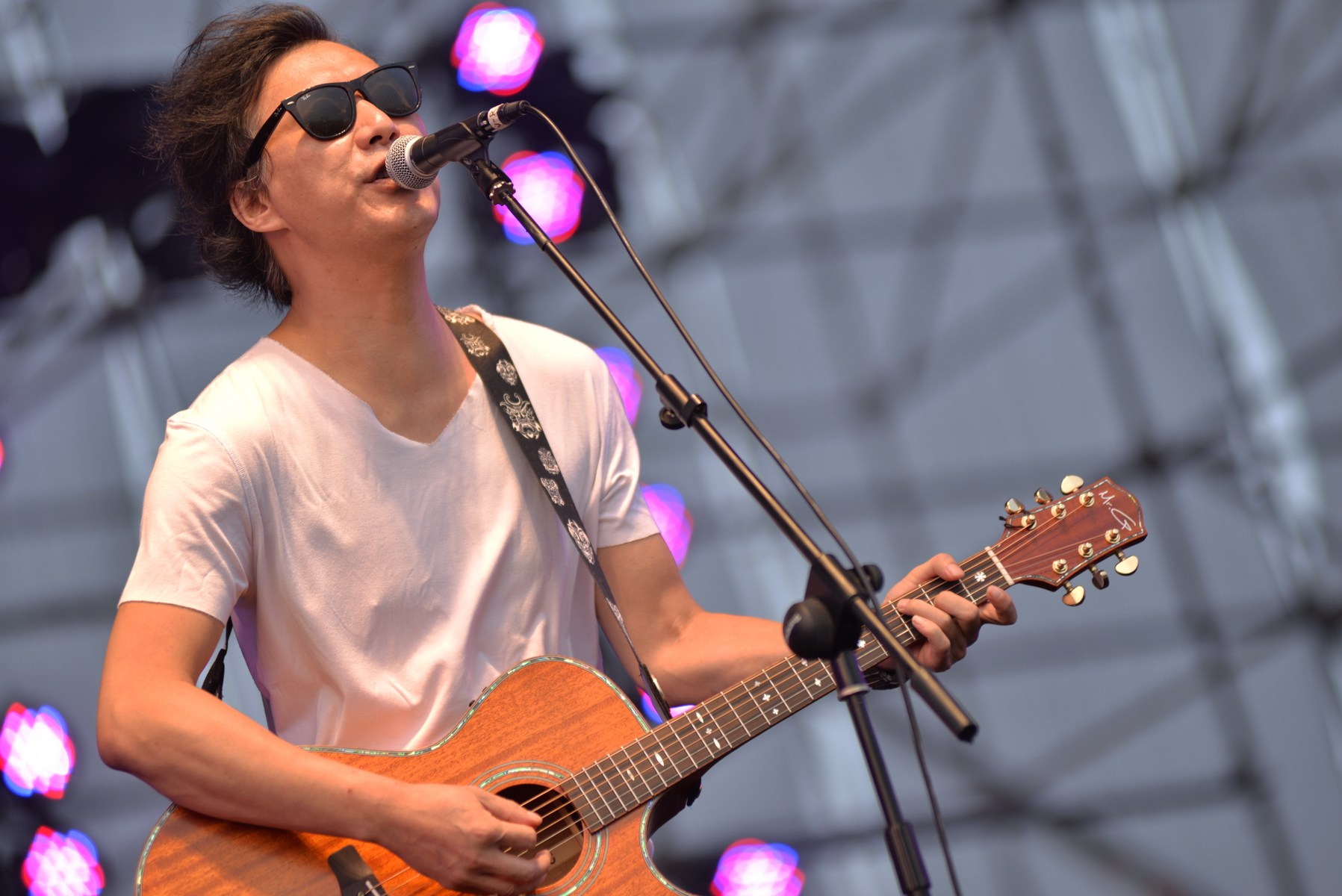 >马条,2月23日出生于新疆维吾尔自治区克拉玛依市,中国内地民谣男歌手