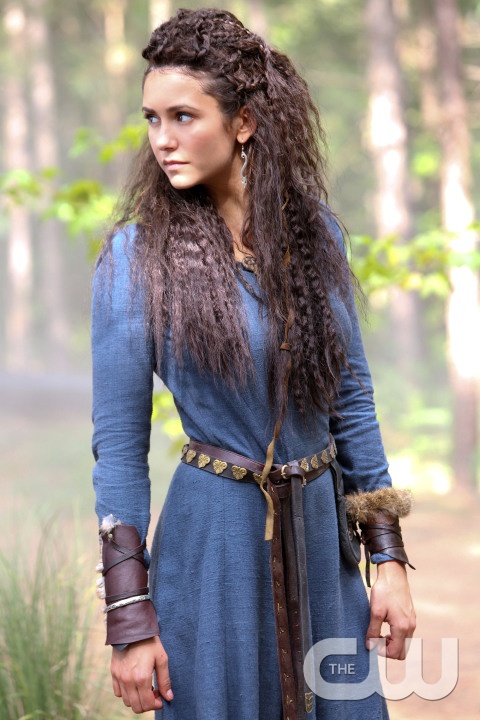 《 a href="#" data-lemmaid="21504">吸血鬼日记 /a>》的衍生剧,是由