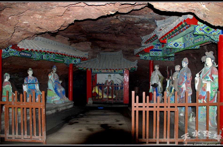  p> a target="_blank" href="/item/两当张果老洞/9112991" data