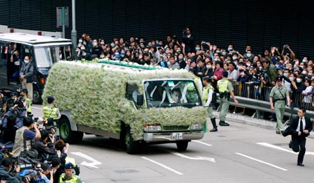 歌连臣角火葬场