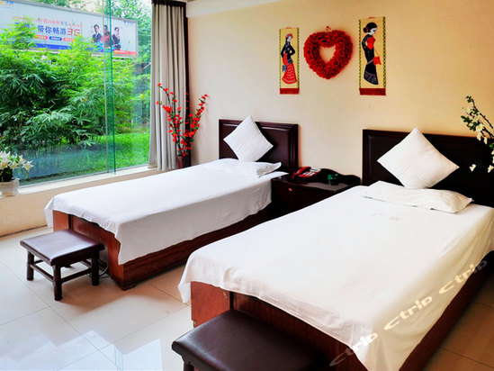  p data-id="gnb22wutkq">广元宾馆2002年被评为广元首家三星级酒店