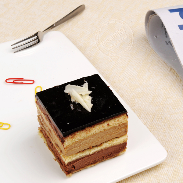  p>欧培拉,法国知名甜点,是款有着数百年历史的蛋糕,那浓郁的巧克力与