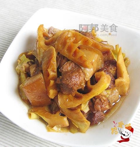  p data-id="gnbam925yy">竹笋红烧肉,外文名braised pork with