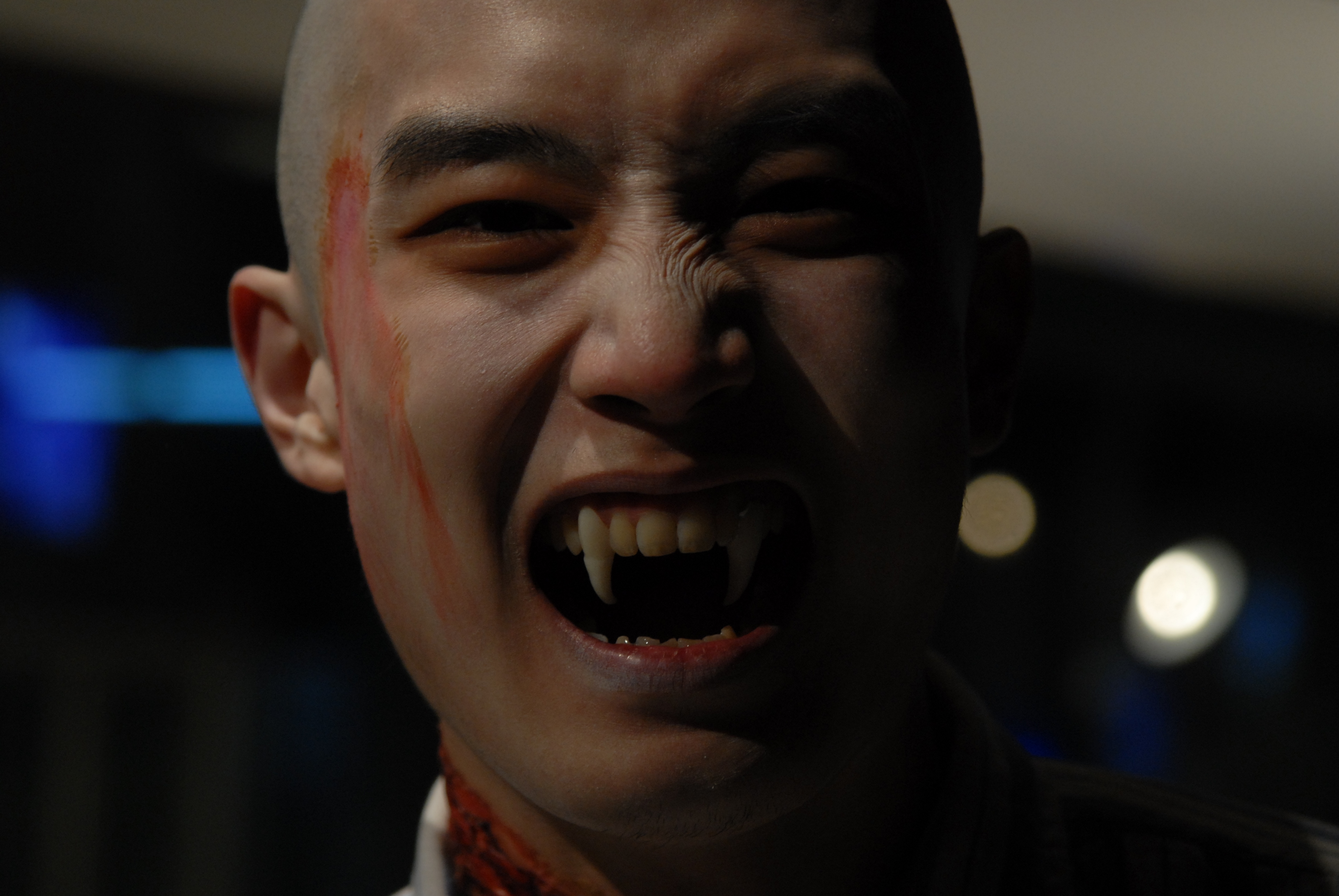 桩停尸房的离奇尸体盗窃案,偷盗尸体的竟然是一群面目狰狞的红眼僵尸