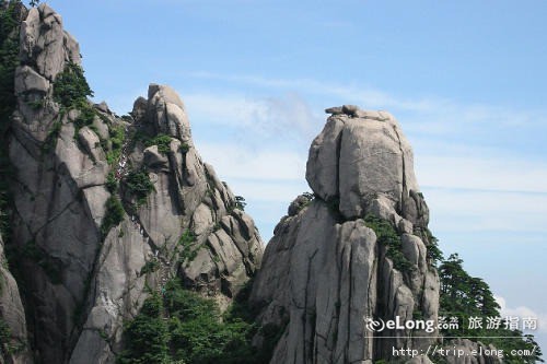  p data-id="gnx0kl0l62">松鼠跳天都为黄山耕云峰上一巧石,酷似活泼